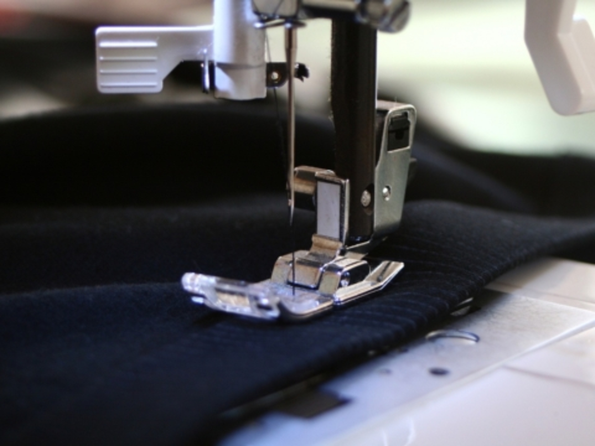 sewing-machine-262454_1280-480x360.jpg