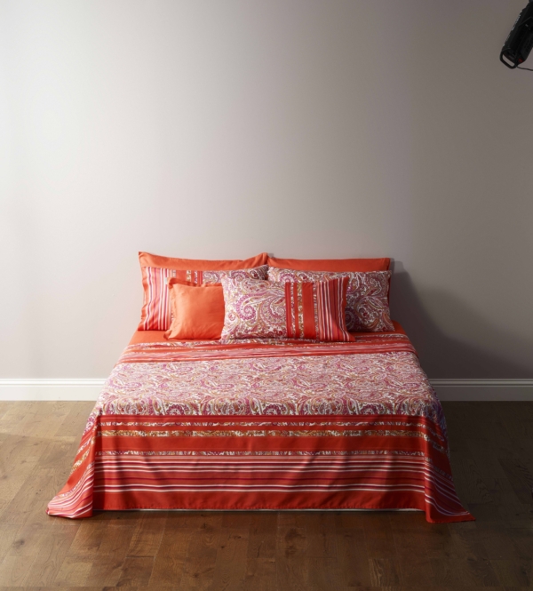 Bassetti Bettwäsche Noto R1 mit einem Paisley-Muster im floralen Stil - Intensive und lebendige Farbkombinationen